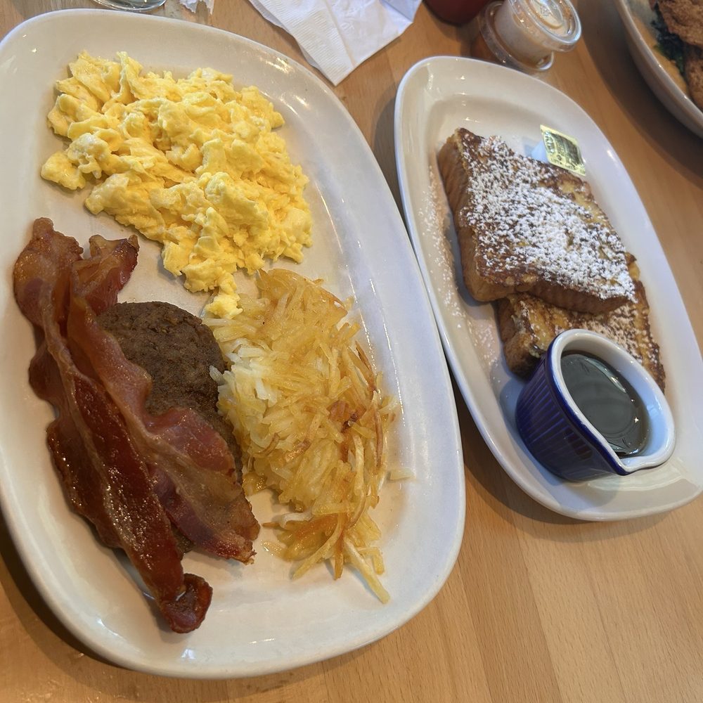Ellen's - Big Ol' French Toast Breakfast - Breakfast & Brunch Near Me - Dallas, Texas Ellen's - Big Ol' French Toast Breakfast - Breakfast & Brunch Near Me - Dallas, Texas
