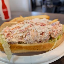 Petey's Summertime Seafood - Lobster Roll at Petey's
