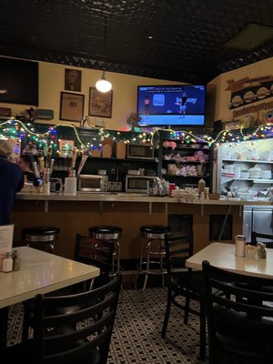 Dots Back Inn by null