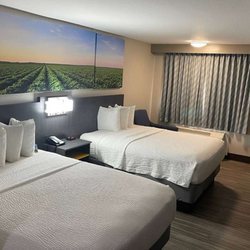 Days Inn by Wyndham Ruston LA - Guest room