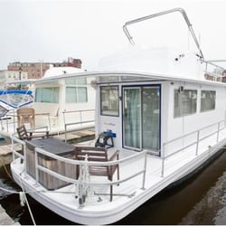 SleepAfloat - Baltimore