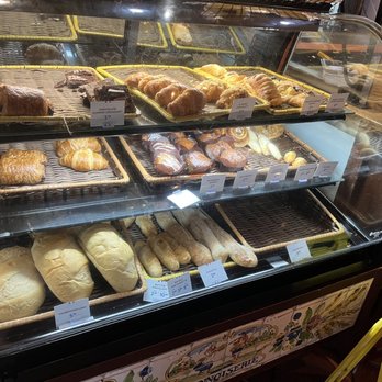 la Madeleine - Pastry case. - Bakeries Near Me - New Orleans, Louisiana la Madeleine - Pastry case. - Bakeries Near Me - New Orleans, Louisiana