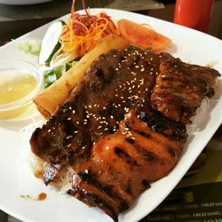 Maison Minh - Grilled chicken and Beef with vermicelli and spring roll