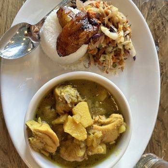 11Hauz - Curry Chicken, over priced, more bone than chicken, needed more flavor. - Caribbean Near Me - Park City, Utah 11Hauz - Curry Chicken, over priced, more bone than chicken, needed more flavor. - Caribbean Near Me - Park City, Utah