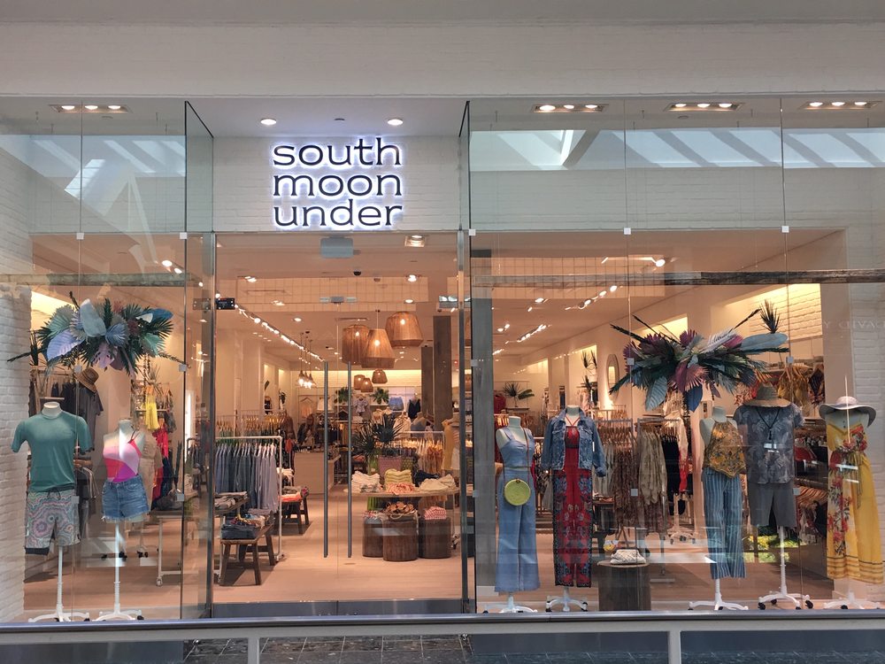 SOUTH MOON UNDER Logo