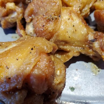 Pluckers Wing Bar - Grapevine - Lemon pepper wings - Chicken Wings Near Me - Grapevine, Texas