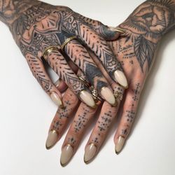 Noor Nail Bar - Gel X manicure with gold design