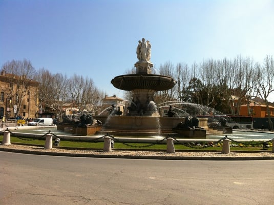 Fontaine de la Rotonde by null