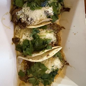 Uncle Al's BBQ - Brisket and pulled pork tacos - Food Trucks Near Me