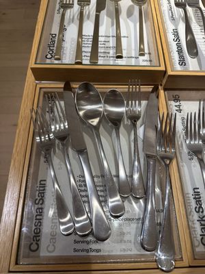 Crate & Barrel by null