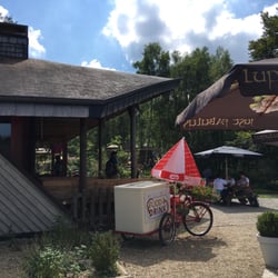 Brasserie du Parc Chlorophylle - The entrance from the terrace
