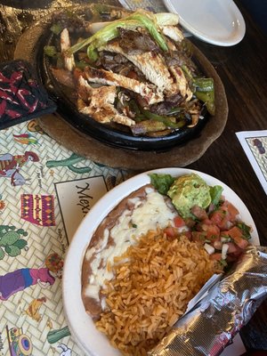 Los Reyes Bar & Grill by null