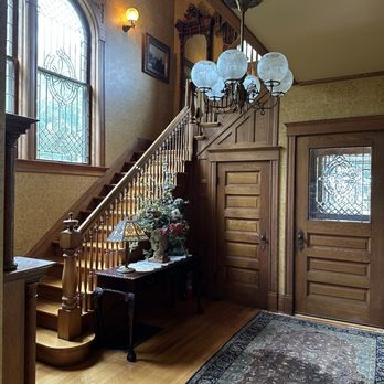 Toll House Bed & Breakfast - Interior stair case - Bed & Breakfast Near Me - Manitowoc, Wisconsin