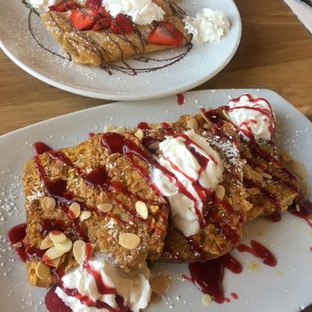 Broken Yolk Cafe - Crunchy French Toast & Nutella Strawberry Crepes - American Near Me - Glendora, California