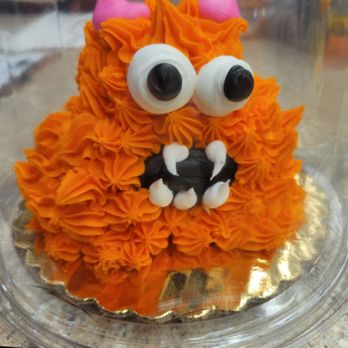 Vons - 3ct cupcake cake - Grocery Near Me - Mira Loma, California Vons - 3ct cupcake cake - Grocery Near Me - Mira Loma, California