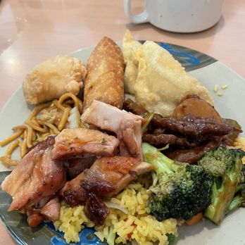 China Star Restaurant - Teriyaki chicken, lo mein, crab Rangoon, egg roll, and beef with broccoli - Chinese Near Me - Bloomington, Indiana