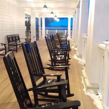 Kimpton Taconic Hotel - Wraparound porch - Hotels Near Me - Manchester Village, Vermont