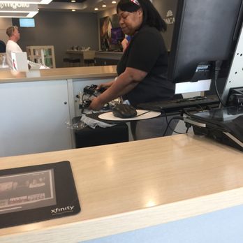 Xfinity Store by Comcast - Mean - Television Service Providers Near Me - St. Louis Park, Minnesota