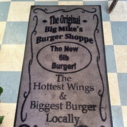 Big Mike's Burger Shoppe - Entry way