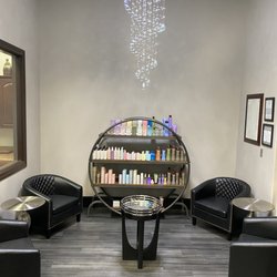 Platinum Salon - Lobby