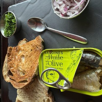 Au Vieux Chatelet - Sardine appetizer - French Near Me - Paris Au Vieux Chatelet - Sardine appetizer - French Near Me - Paris