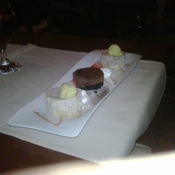 Deerhurst Resort - cheesecake sampler platter for dessert - Golf Near Me - Huntsville, Ontario Deerhurst Resort - cheesecake sampler platter for dessert - Golf Near Me - Huntsville, Ontario