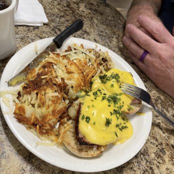 Carolyn's Cafe - Eggs Benedict - Breakfast & Brunch Near Me - Redlands, California Carolyn's Cafe - Eggs Benedict - Breakfast & Brunch Near Me - Redlands, California