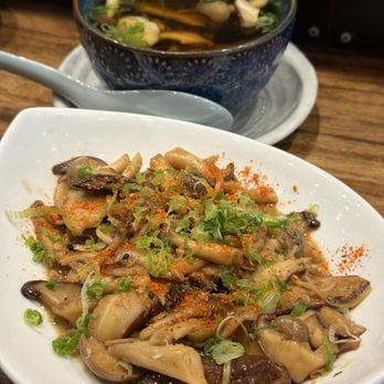 Seaweed Hand Roll Bar - Sauteed Mushroom Medley & Wild Mushroom Seaweed Soup - Sushi Bars Near Me - Glendale, California