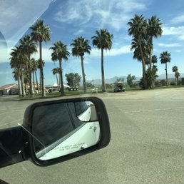Driving up to the clubhouse. Driving up to the clubhouse.