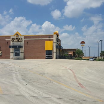Golden Chick - Lots of parking for big trucks - Fast Food Near Me - Cotulla, Texas