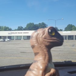 Willow Praise Church - Bob the Raptor Says "Church and Thrift Store."