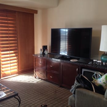 Humphreys Half Moon Inn - The living room area. - San Diego, CA