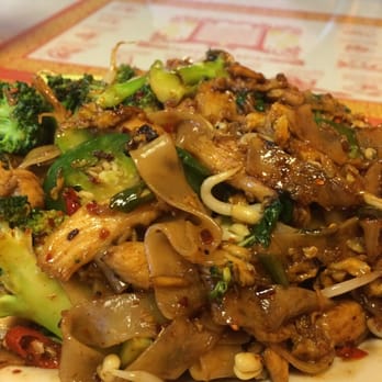 Silk Road Restaurant - Pad Kee Mao - Thai Near Me - Springdale, Arkansas