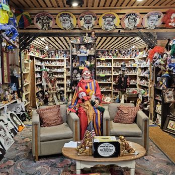 Clown Motel - Hotels Near Me - Tonopah, Nevada