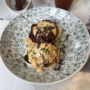 Crack'D Brunch - Acadian Assets Benedict - Breakfast & Brunch Near Me - New Orleans, Louisiana