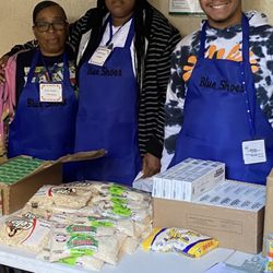 Ramona Senior Center - Volunteers for the Foodbank