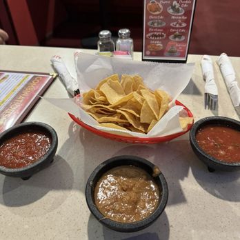 Medrano's Mexican Restaurant - Chips and salsa and beans - Mexican Near Me - Quartz Hill, California Medrano's Mexican Restaurant - Chips and salsa and beans - Mexican Near Me - Quartz Hill, California