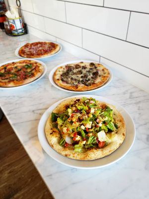 Nicoletta Pizzeria by null