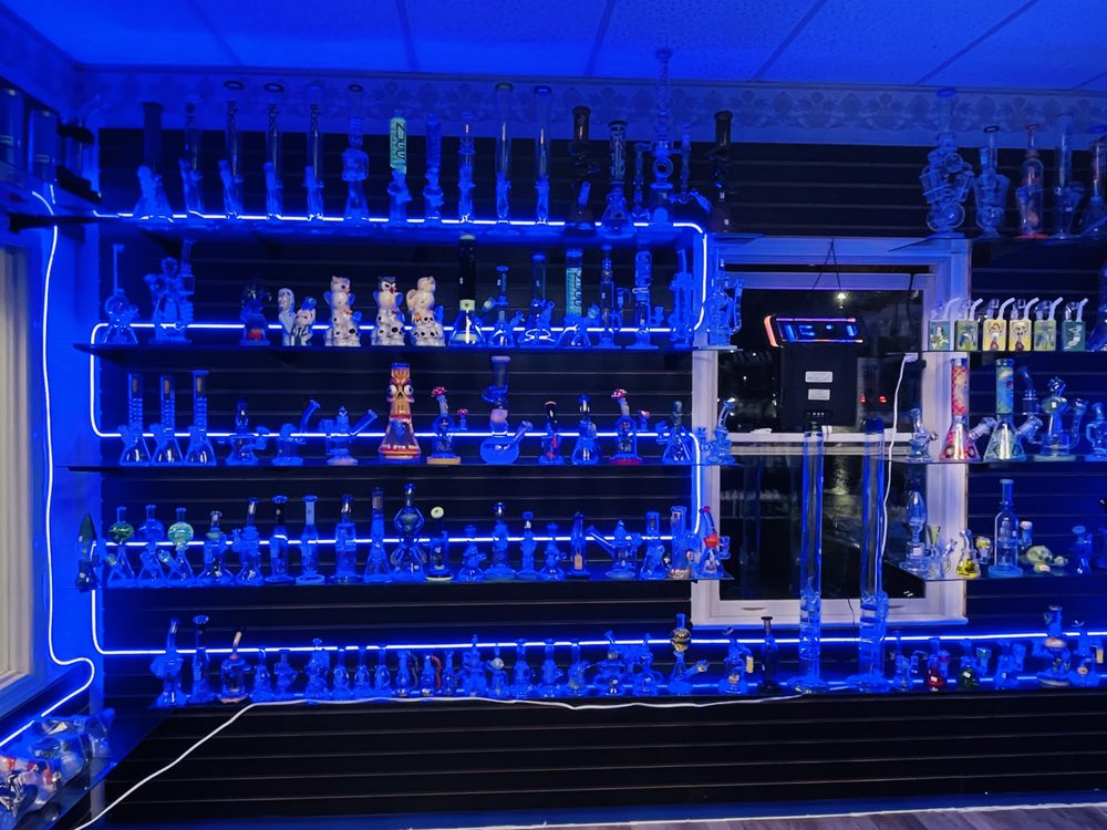 FADED TOBACCO & VAPE EXOTIC Updated June 2024 16 Photos 611 Mt