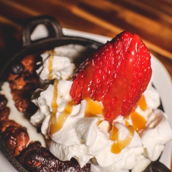 Estella - Dessert brownie sundae - American Near Me - Boston, Massachusetts Estella - Dessert brownie sundae - American Near Me - Boston, Massachusetts