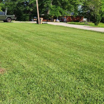 Ramirez Lawn Service - Lawn Services Near Me - Elkhart, Texas Ramirez Lawn Service - Lawn Services Near Me - Elkhart, Texas