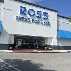 Ross Dress for Less - Entrance