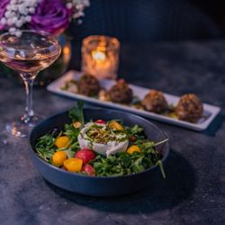 Pialon Restaurant Tapas and Bar - Burrata salad