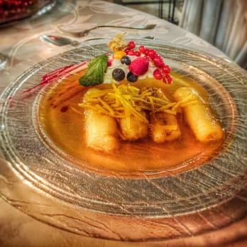 Hotel Forum Restaurant - Banana Flambé - Italian Near Me - Rome, RM