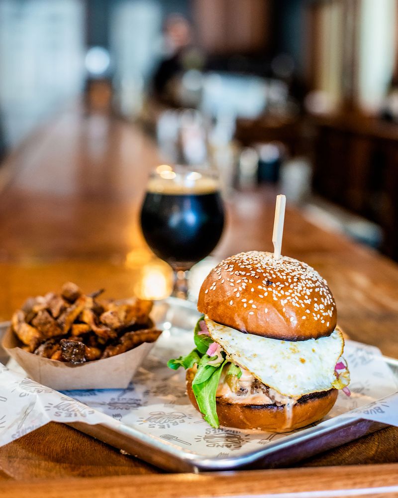 JUNK DITCH HUNTINGTON TAP Updated August 2024 39 Photos & 16