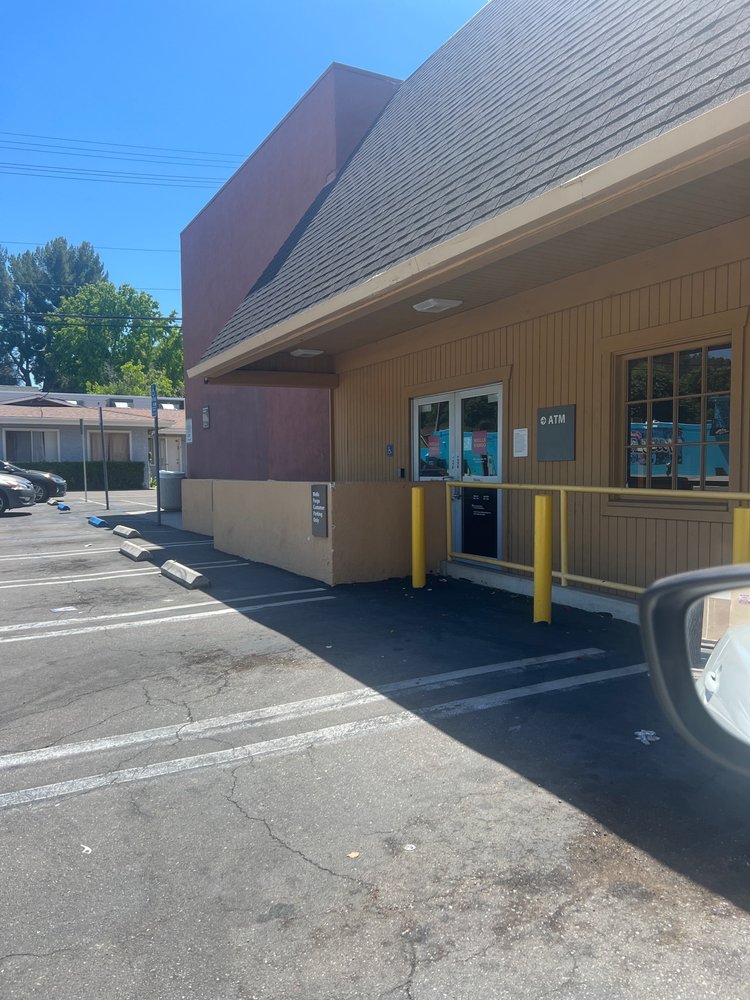 WELLS FARGO BANK Updated August 2024 32 Reviews 21108 Ventura Blvd, Woodland Hills
