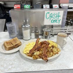 Hicksville Sweet Shop - Breakfast of champions at the Sweet shop