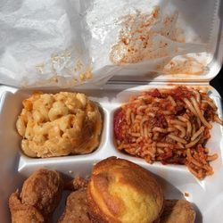 Daddys Soul Food Grille - Fried chicken, mac and cheese, spaghetti, cornbread