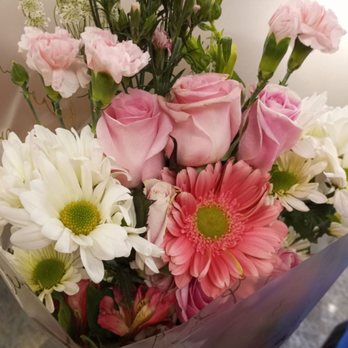 Stop & Shop - Flowers for the birthday girl! - Grocery Near Me - Hamden, Connecticut