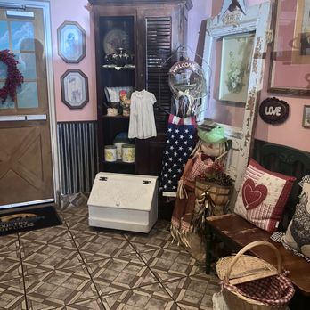 Hometown Country Kitchen - Old school feel inside !!! Diner 100%.. - Comfort Food Near Me - Henderson, Nevada Hometown Country Kitchen - Old school feel inside !!! Diner 100%.. - Comfort Food Near Me - Henderson, Nevada